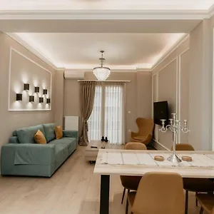 satus-finem-egnatias-luxury-suite.hotels-of-thessaloniki.com/